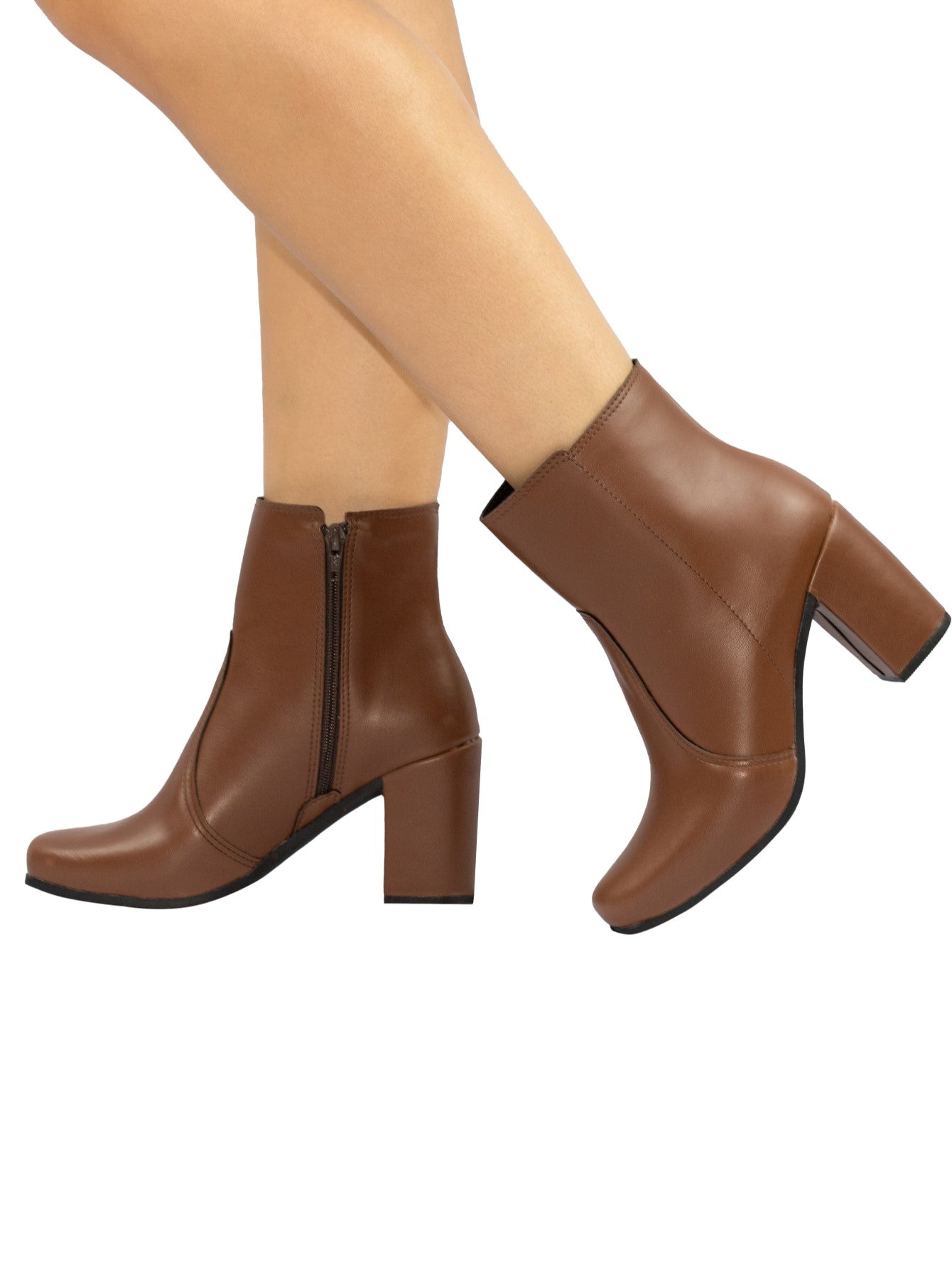 Bota feminina, bota de couro, bota cano curto, bota coturno feminina, botas salto baixo, bota salto médio, bota confortável