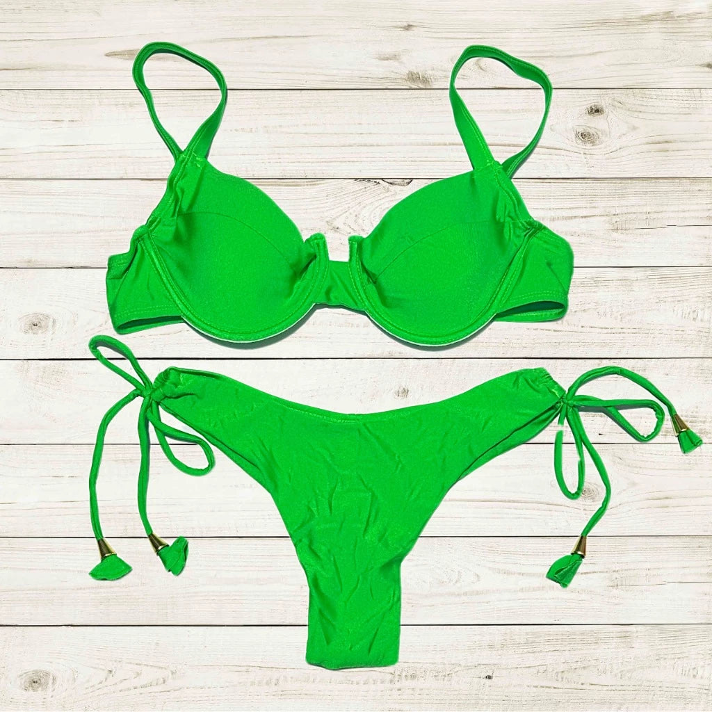 Biquíni-Fio-Dental-Meia-Taça-Com-Bojo