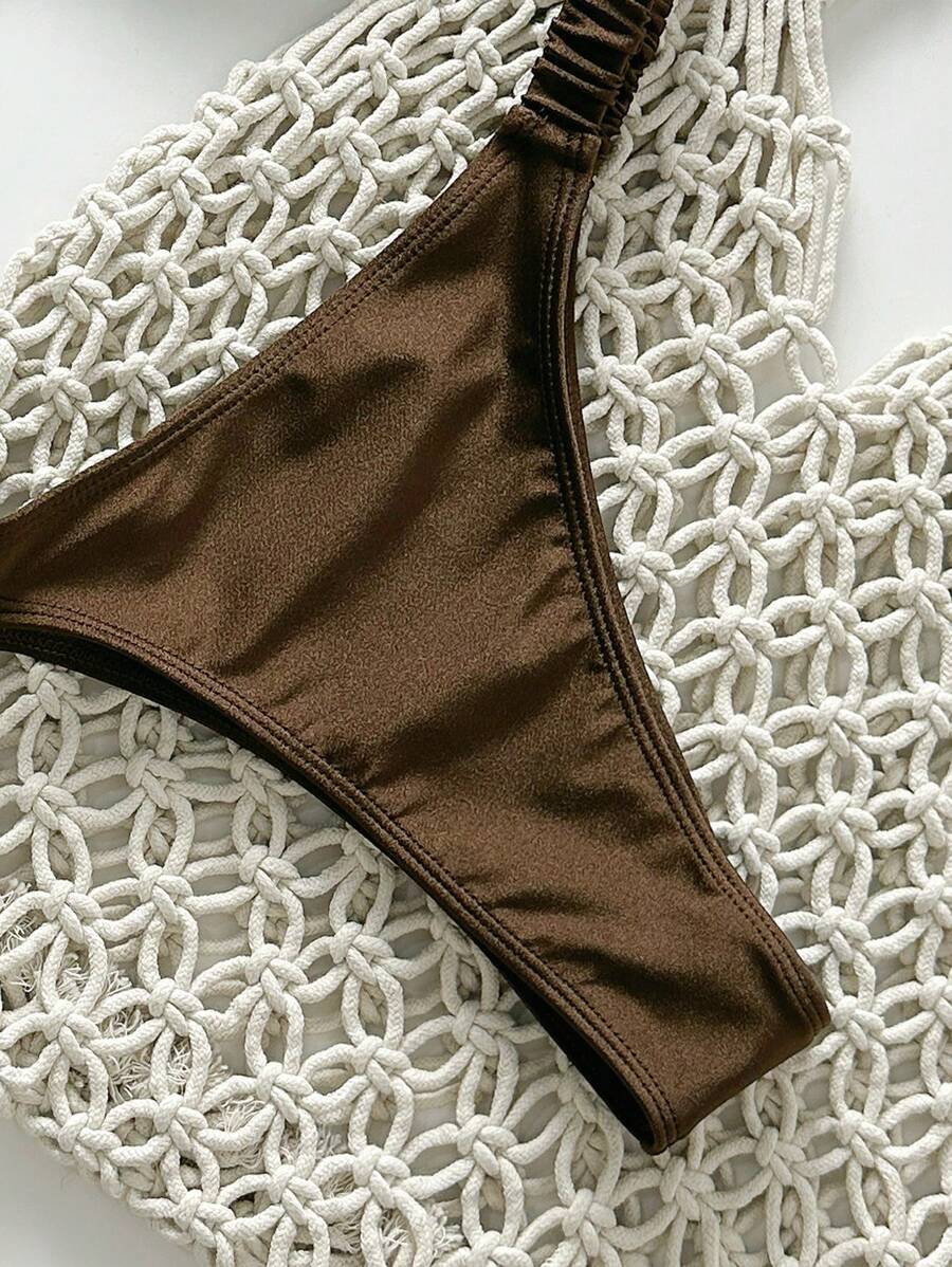 Biquíni-Marrom-Com-Bojo-Tomara-que-Caia