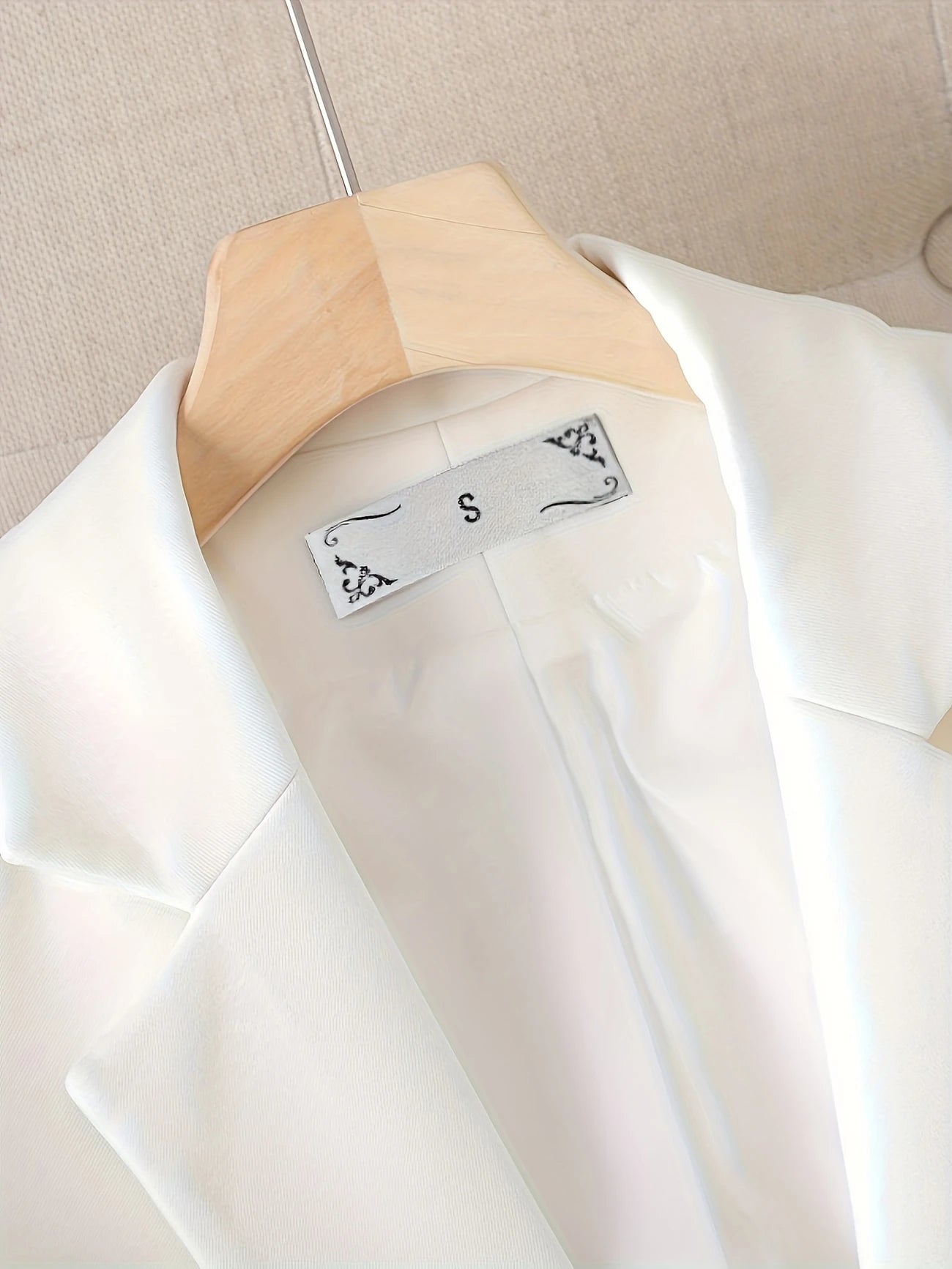 Blazer-Feminino-Branco-com-Botao