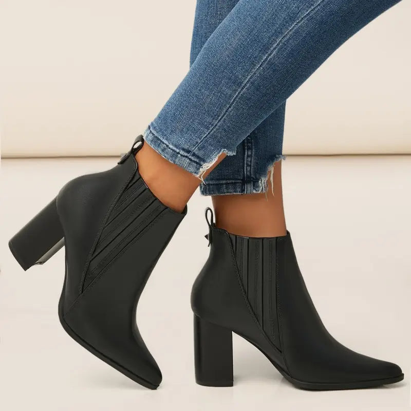 Bota-Cano-Curto-em-Couro-Blanc