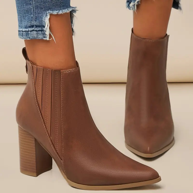 Bota-Cano-Curto-em-Couro-Blanc