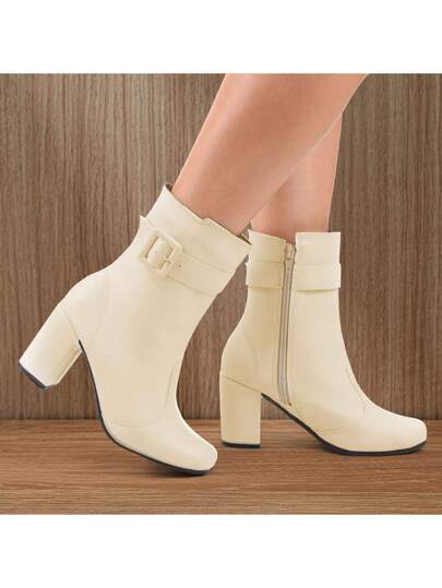 Bota-Feminina-Cano-Curto-Com-Fivela-Bege