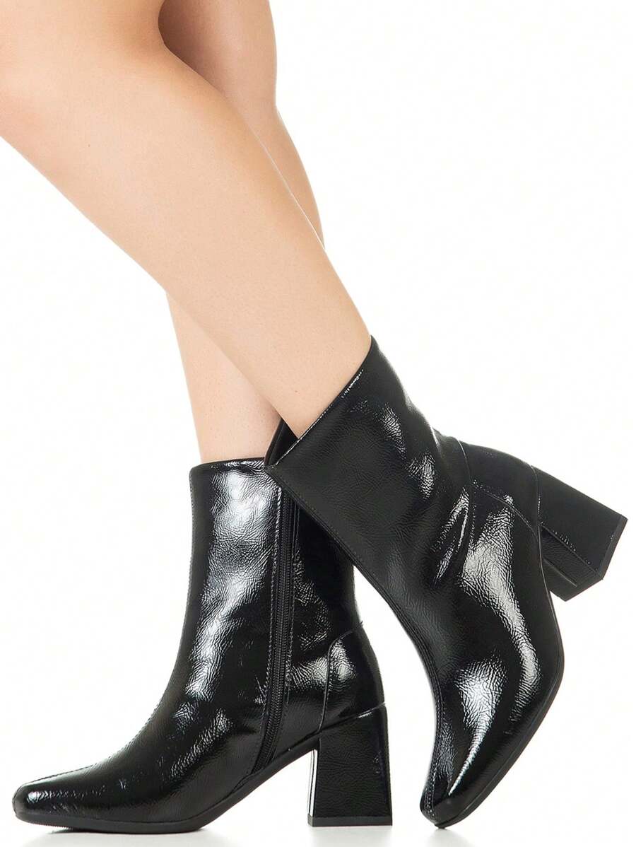 Bota Feminina Cano Curto Salto Quadrado