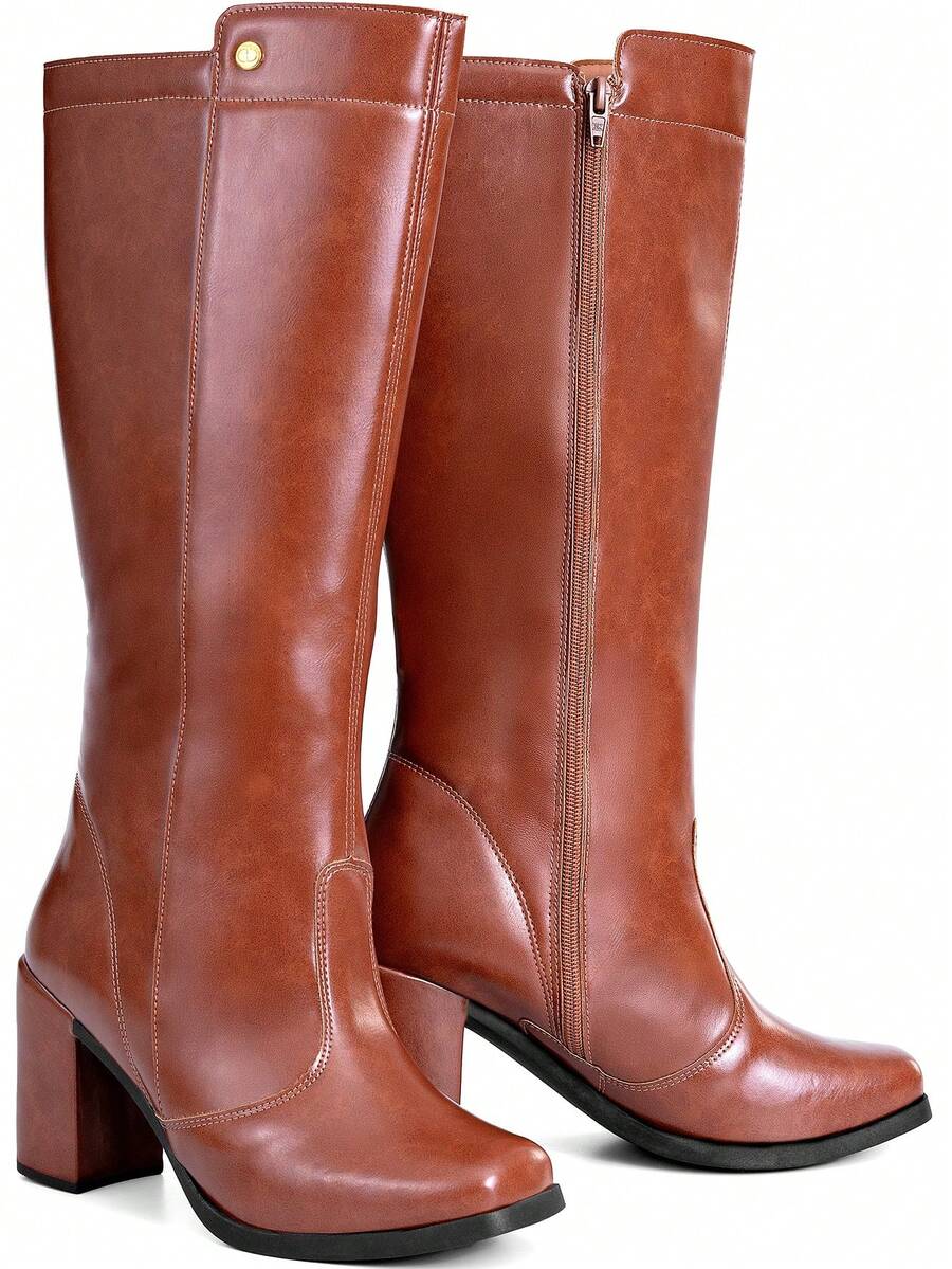 Bota Feminina em Couro Salto Bloco Bico Quadrado