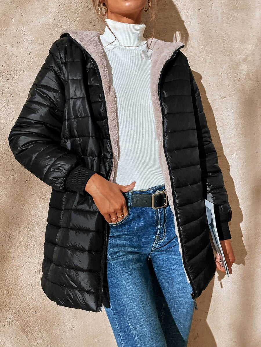 Casaco-Feminino-Puffer-com-Touca-Preta