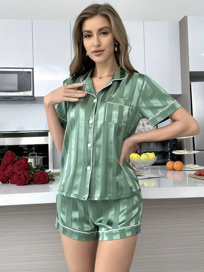 Conjunto-de-Pijama-de-Cetim-com-Gola-Jacquard-e-Botões