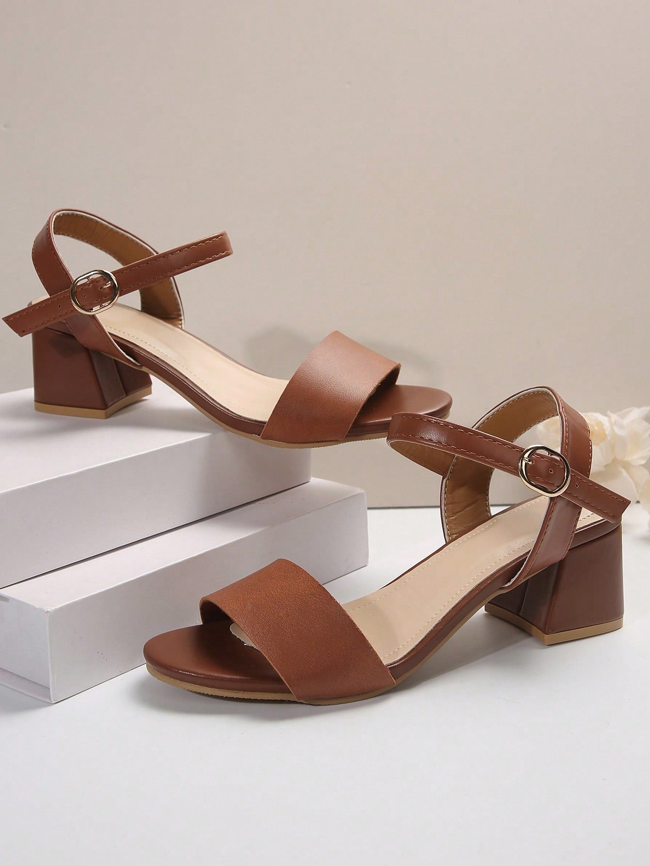 Sandália-Feminina-Salto-Baixo-ViaStar-bellibrasil